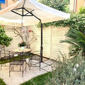 Le Bouganville Bed & Breakfast